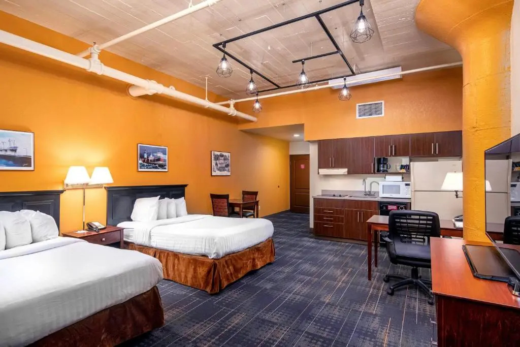 The Suites Hotel at Waterfront Plaza