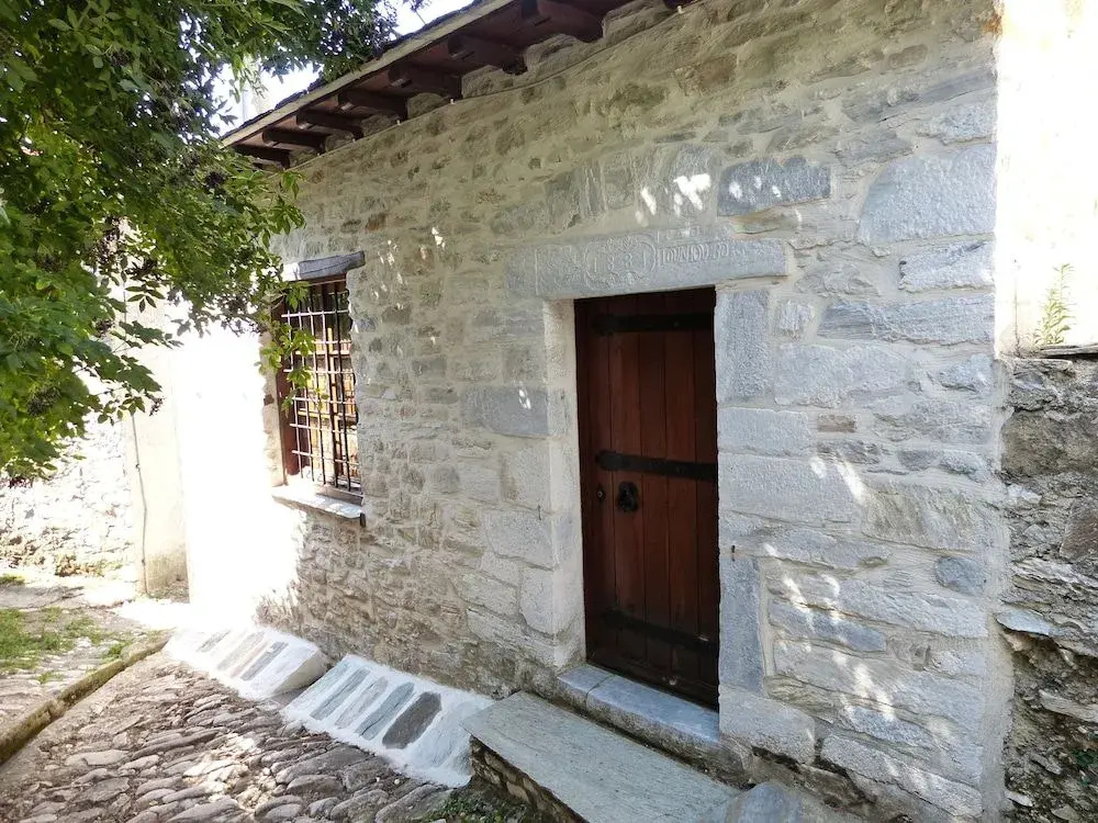 Ta Xelidonakia