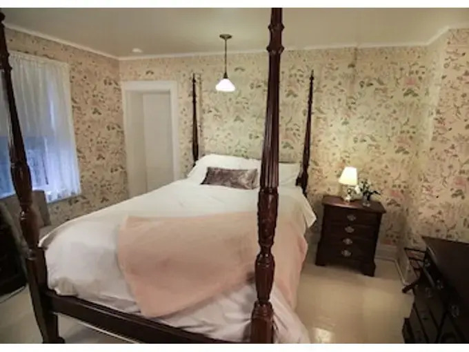 The Laurentide Inn