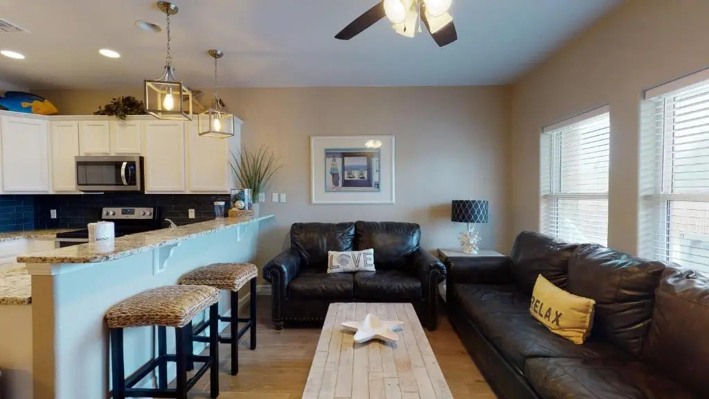 CDR109 Salt Therapy 3 bedroom 3 bath Newly Remodeled, BEACH home with Shared POOL