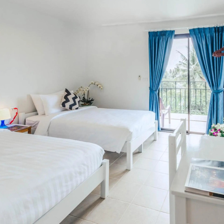 Maikhao Hotel, Phuket