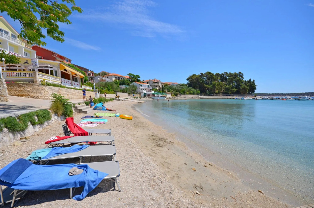 Apartment Dubravka in Banjol - island Rab