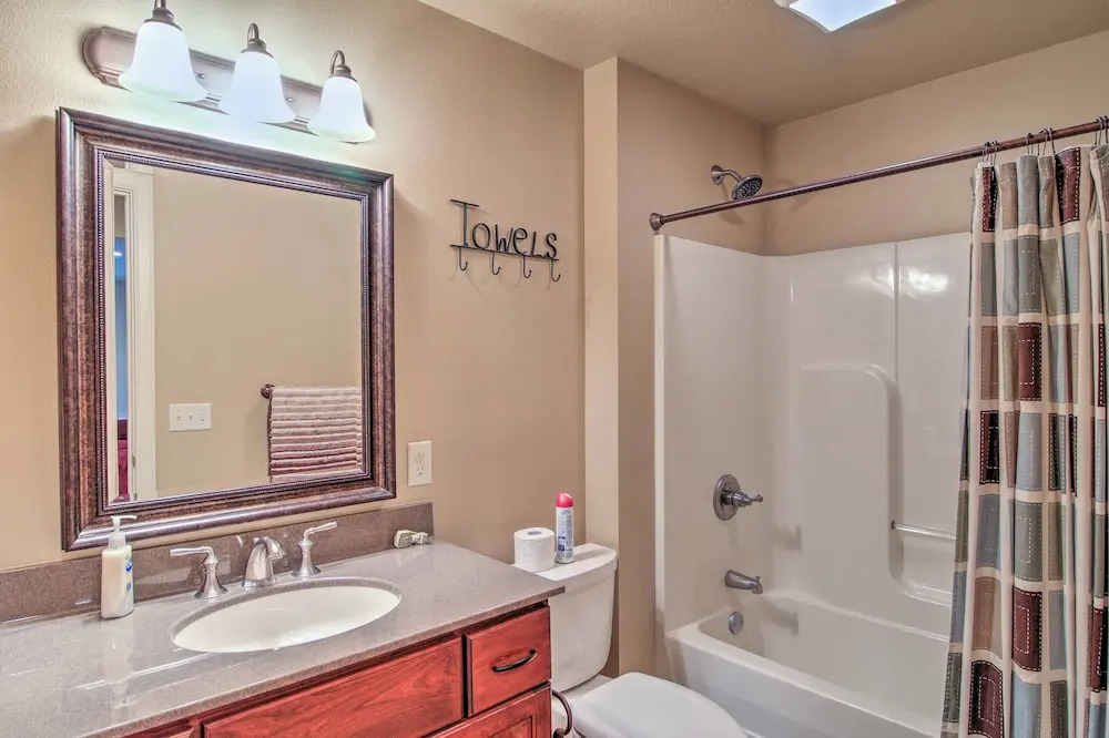 'bella Greens' Spacious Sturgis Home w/ Large Deck