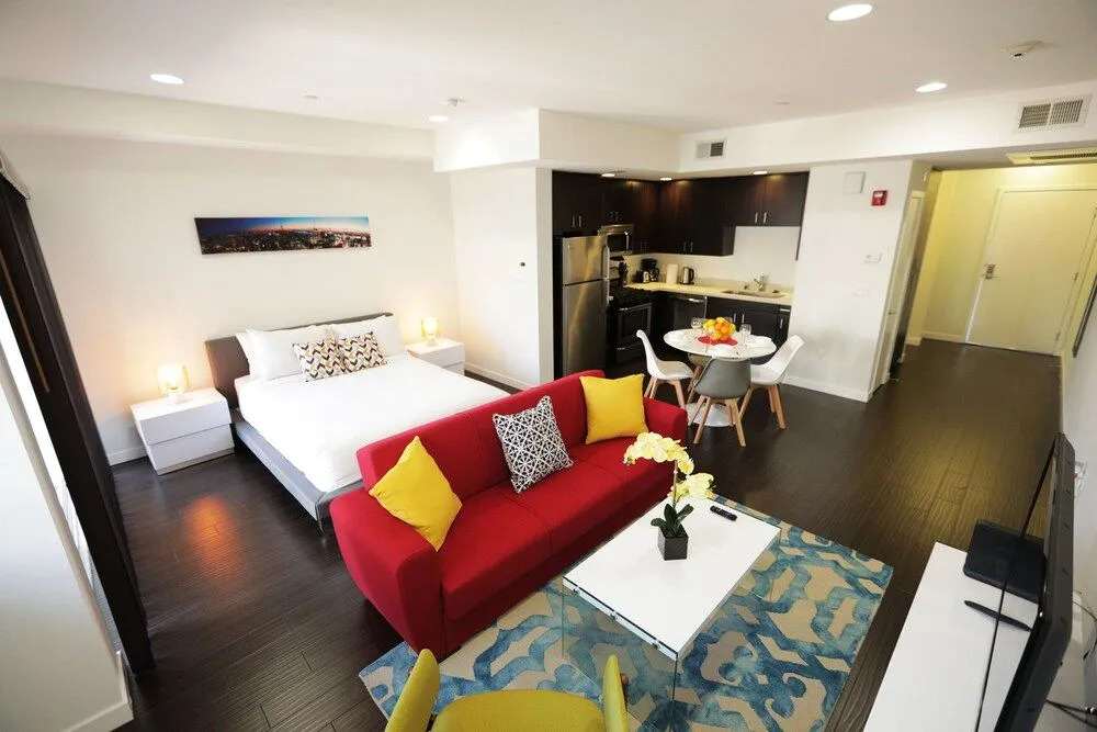 Hollywood Ace Residences