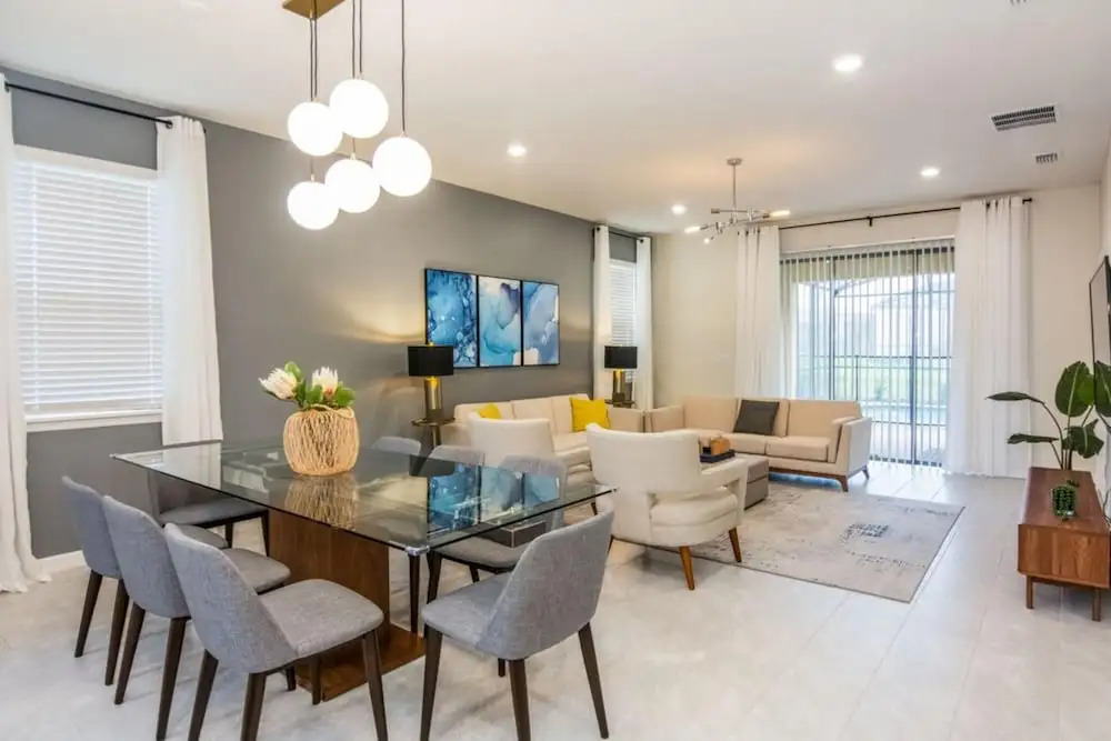 Beautiful Themed Vacation Home With Pool St5509