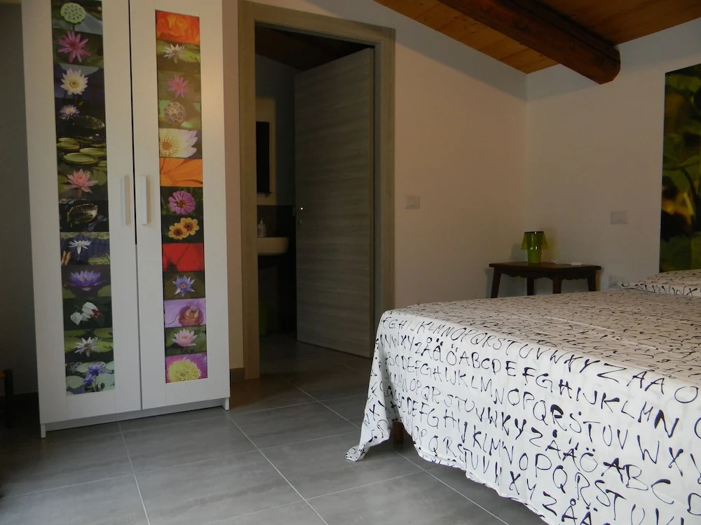 Casa il Girasole con piscina nelle Marche