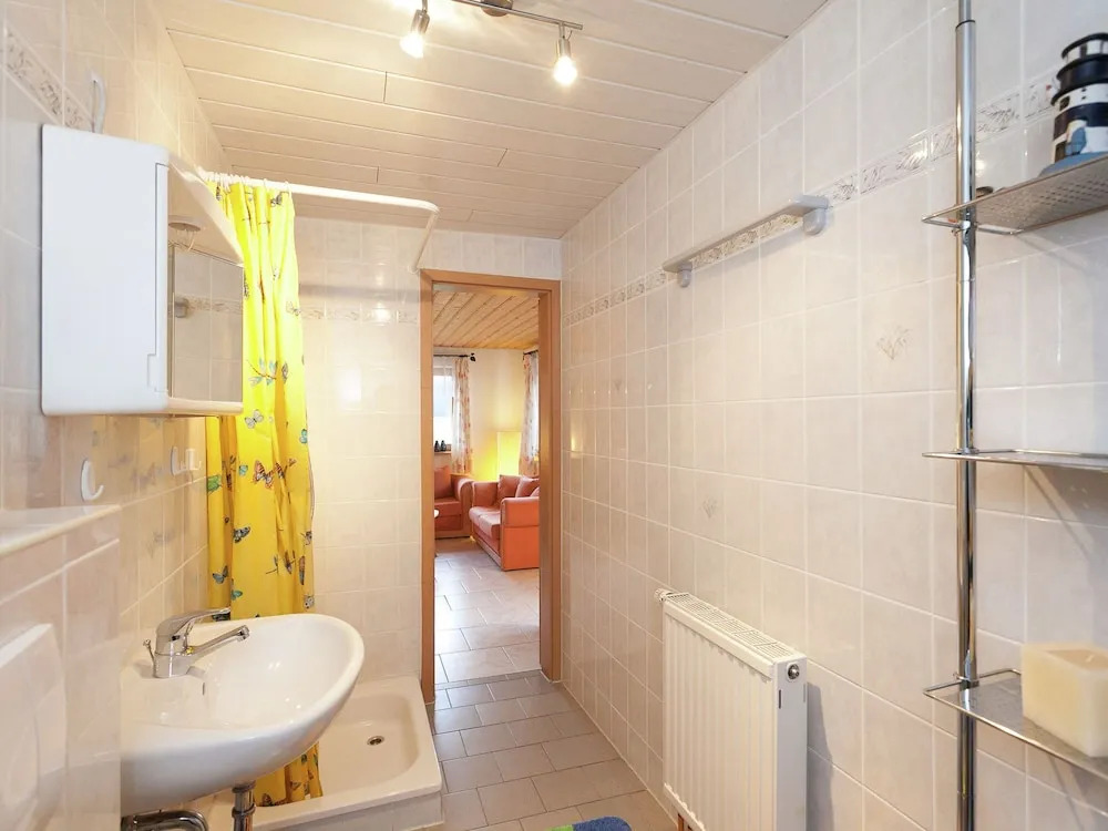 Beautiful Apartment in Lauterbach ot Fohrenbhl With Garden