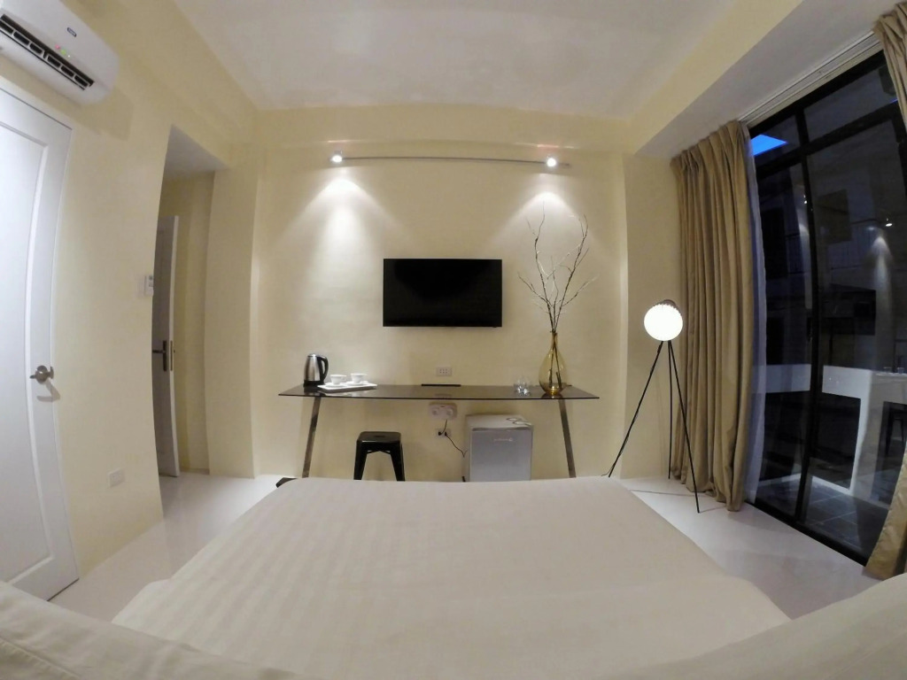 Luxx Boutique Boracay
