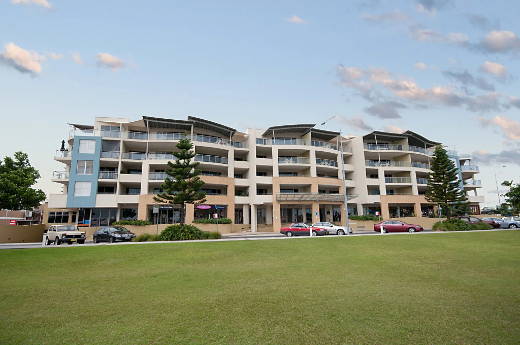 Riverside Apartments & Hotel