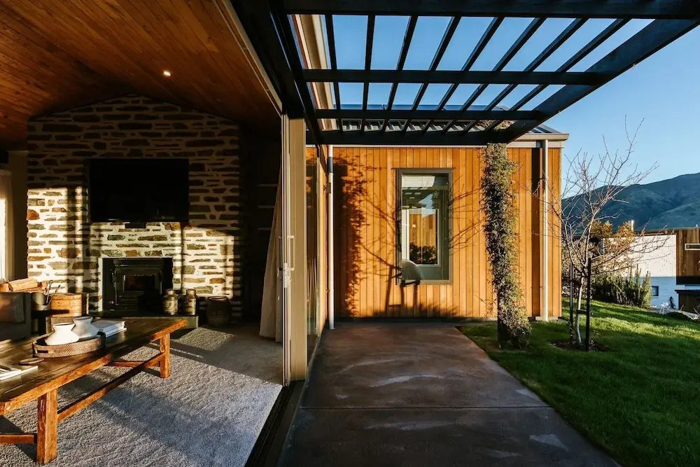 Te Moana - Lake Views - Sleeps 7