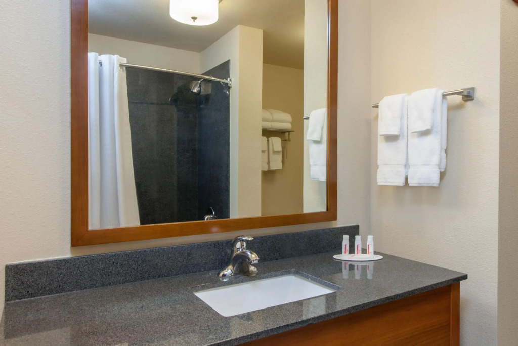 Baymont by Wyndham Grand Forks
