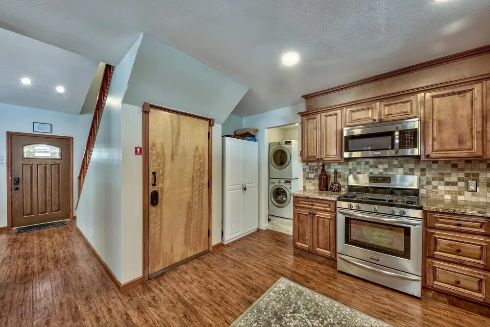 1760t Thunderbird Cabin 3 Bedroom Home