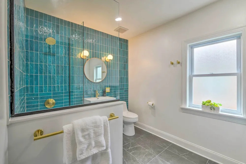 Oak Park Home w/ Grill - 5 Mi to Garfield Park!