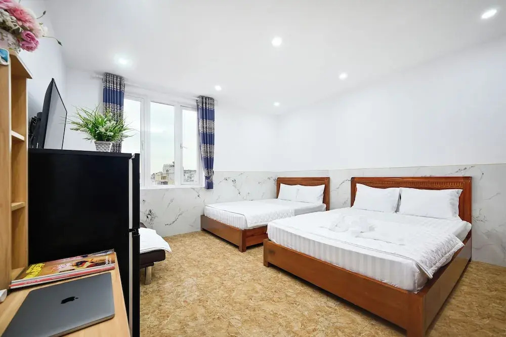 Yoyo Airport Saigon Hotel