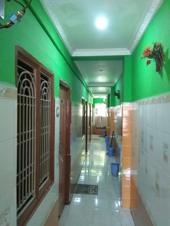 Iroomz Sai Relax Resiodency