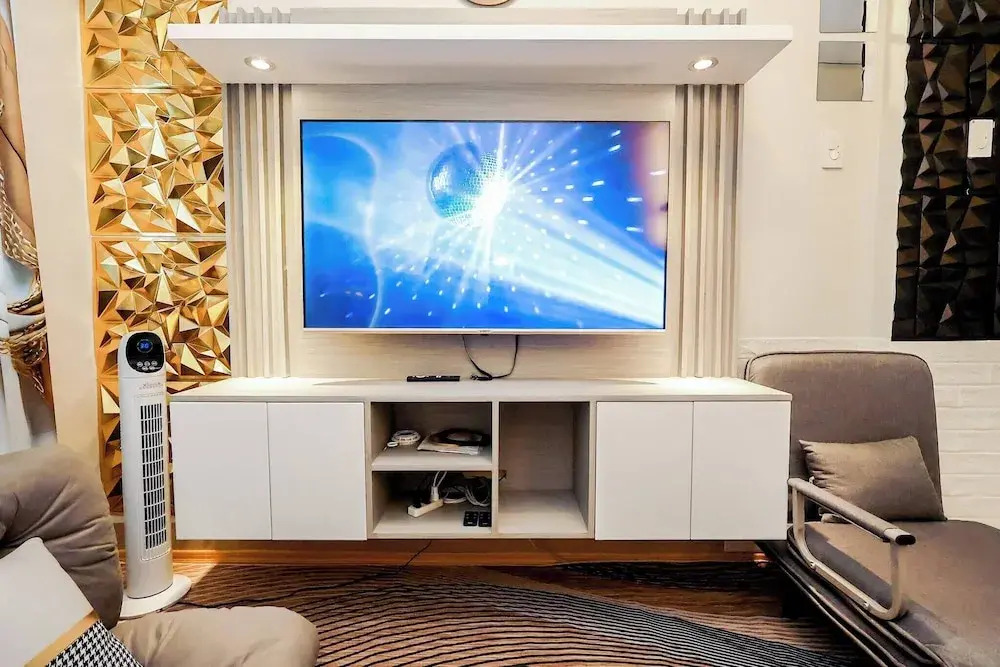 Homey Condo by the Bay
