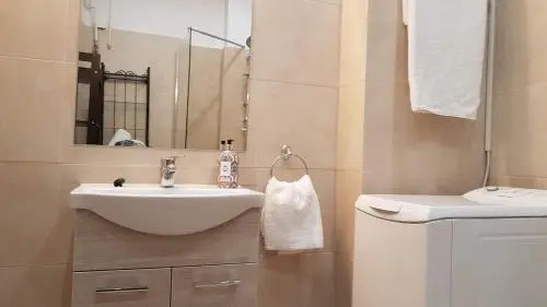 Palette Apartment