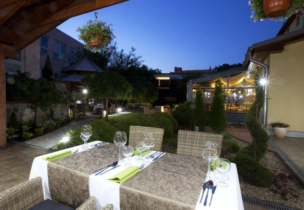 Hotel Golden Eagle