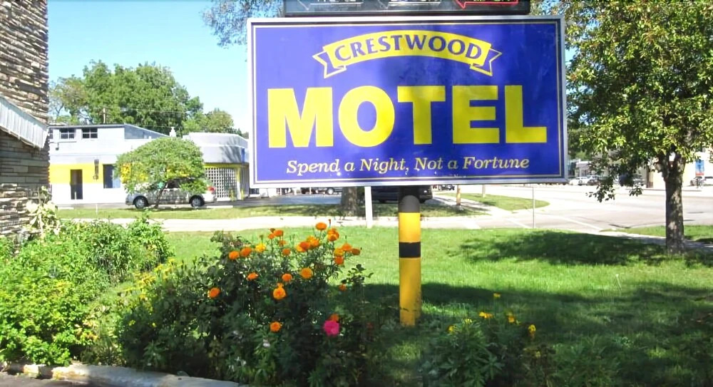 Crestwood Motel