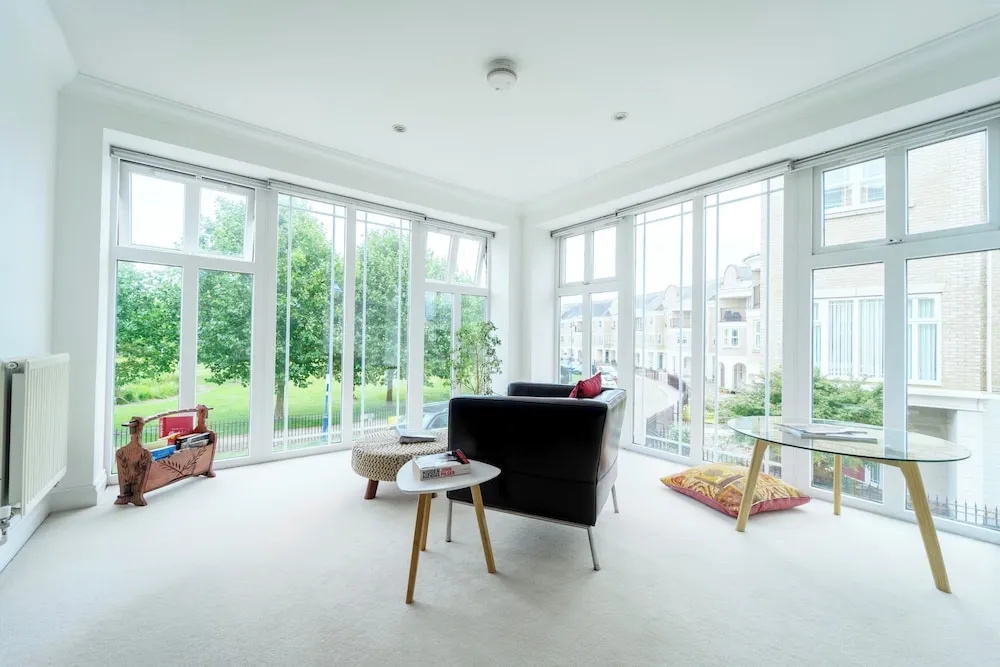 Stunning 4-bed House in Camberley