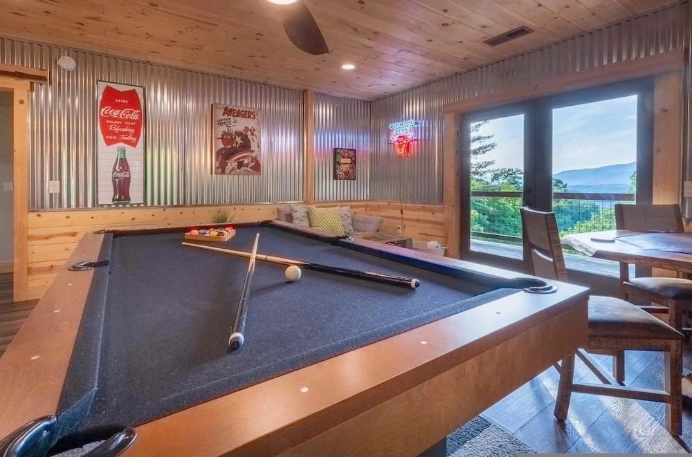 Luxury Cabin Lake View Access Theater Game Room