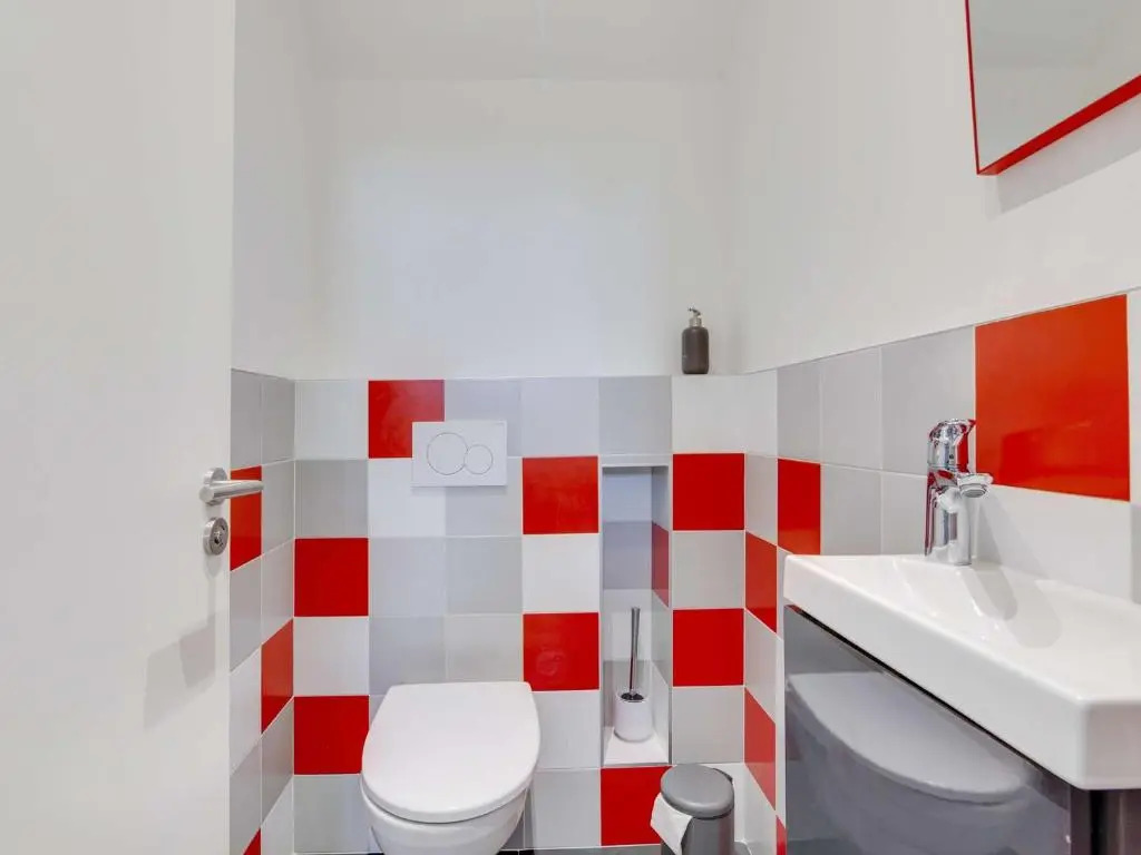 Appartement de Charme avec Jardin et Terrasse au Centre dHendaye, à 2 km de la Plage - FR-1-2-346