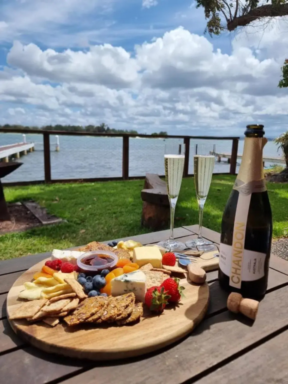 Serenity by the Lake - Romantic Waterfront Couples Getaway