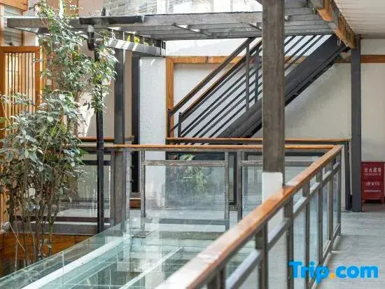 Tengchong Heshun Yeyunshanfang Homestay