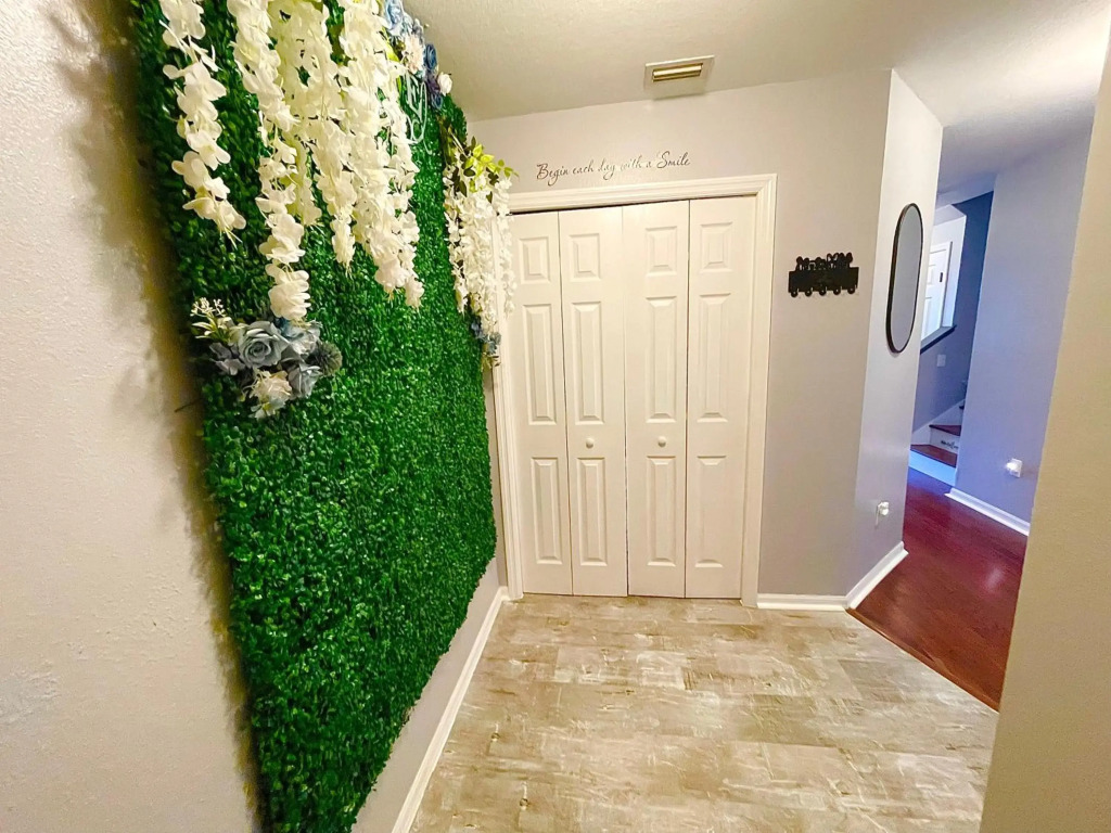 Entire Cozy 4 bed 3 bath Townhome near Disney!