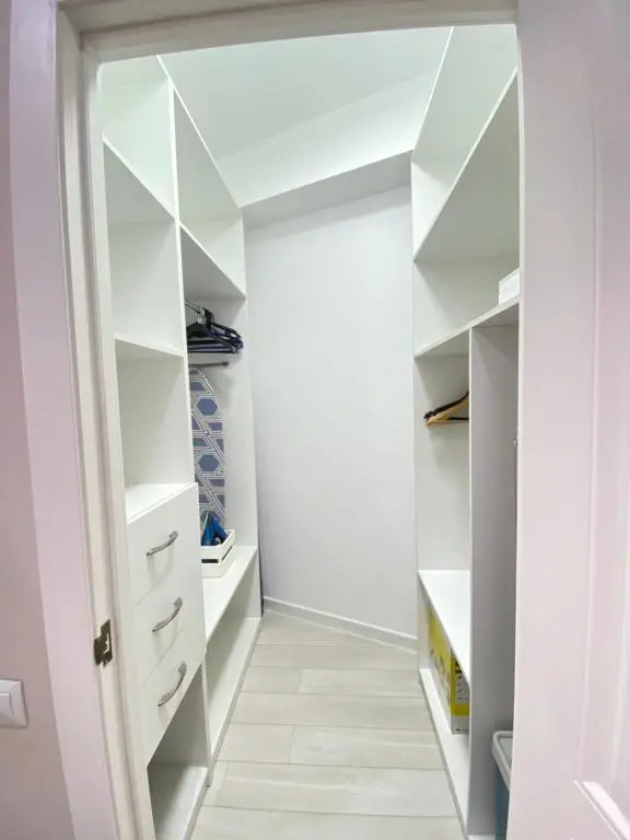 Modern Apartment in 10 min walk from Dostyk street