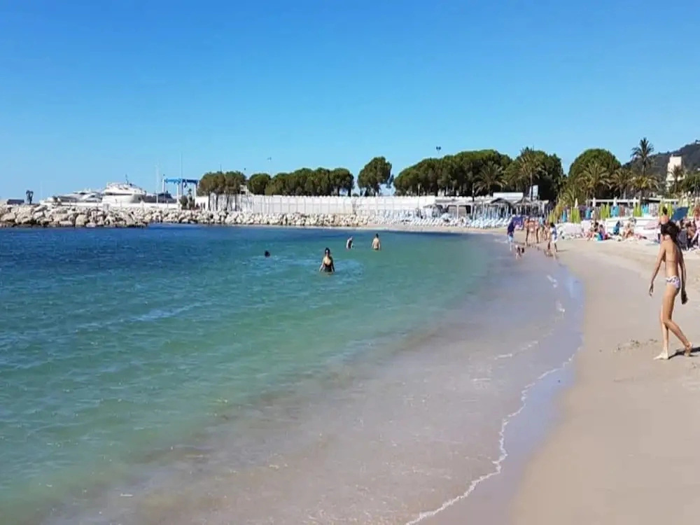Couple Stay by the French Riviera