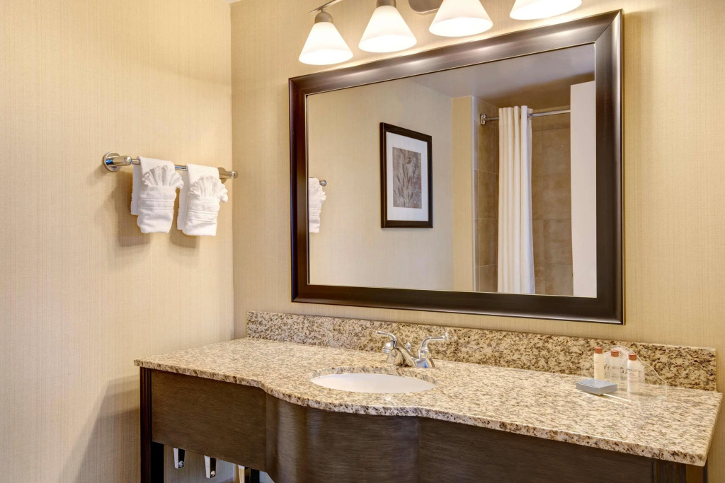 Holiday Inn Express & Suites Raleigh West - Lenovo Center by IHG
