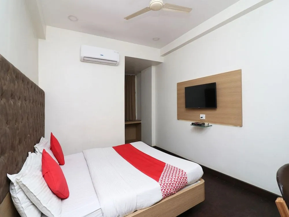 Oyo 22315 Hotel Rajdoot Gaurav