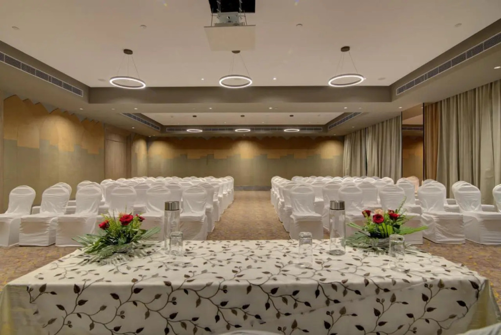 7 Apple Hotel Pratap Nagar