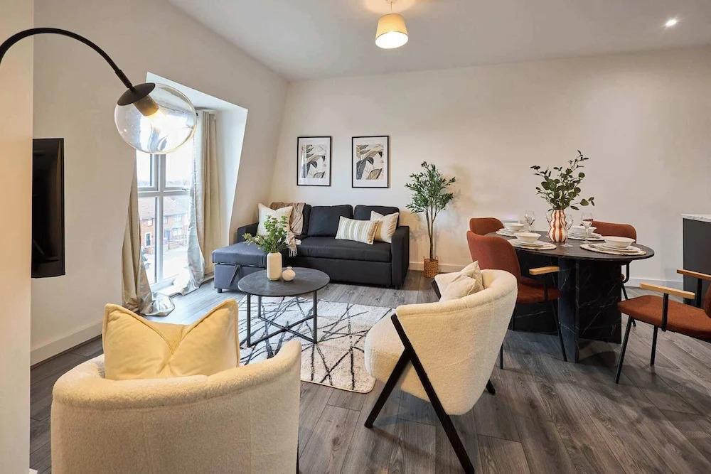 Host Stay 18 Queens Court