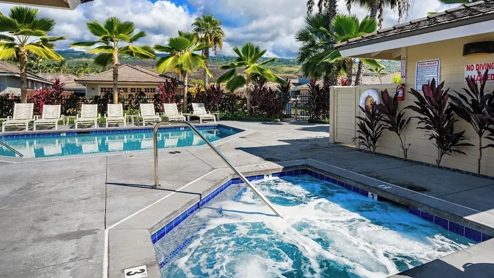 Private Yard and Outdoor Area - AC & Shared Pool - Golf Views - Vrkcv