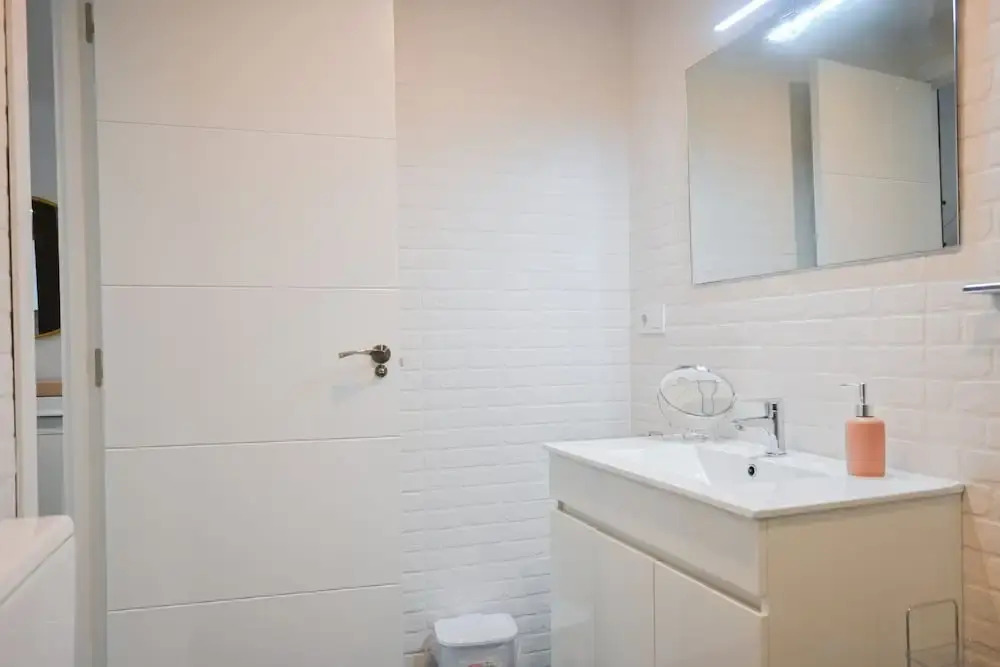 M Sen1692 Amplio Apartamento con Balc n en Calle