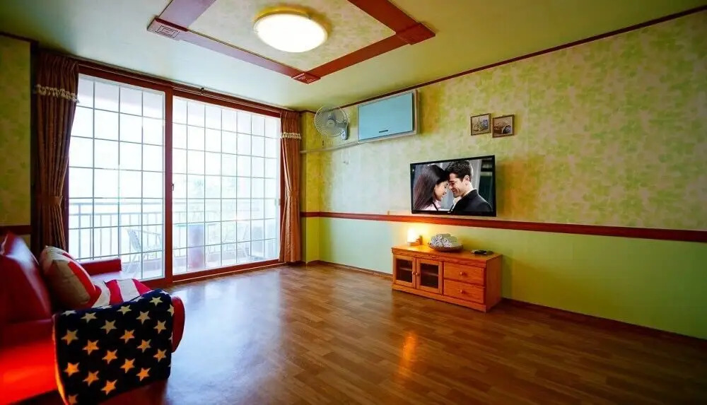 Sea sight pension