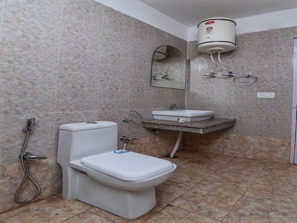 OYO Home 15841 Serene Mountain View Studio