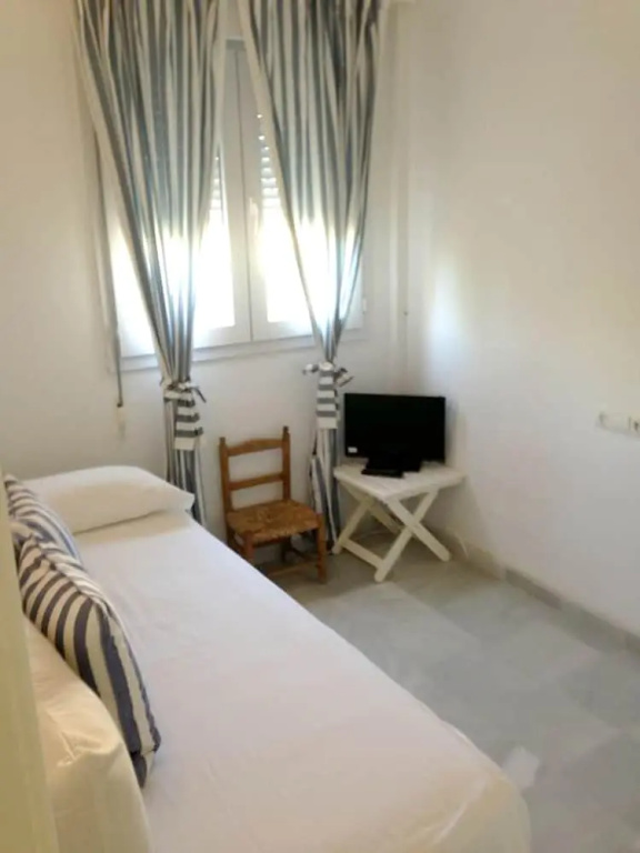 House With 4 Bedrooms in Chiclana de la Frontera, With Wonderful sea V