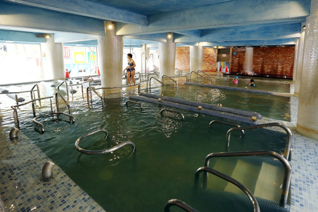 Resort One Hotel