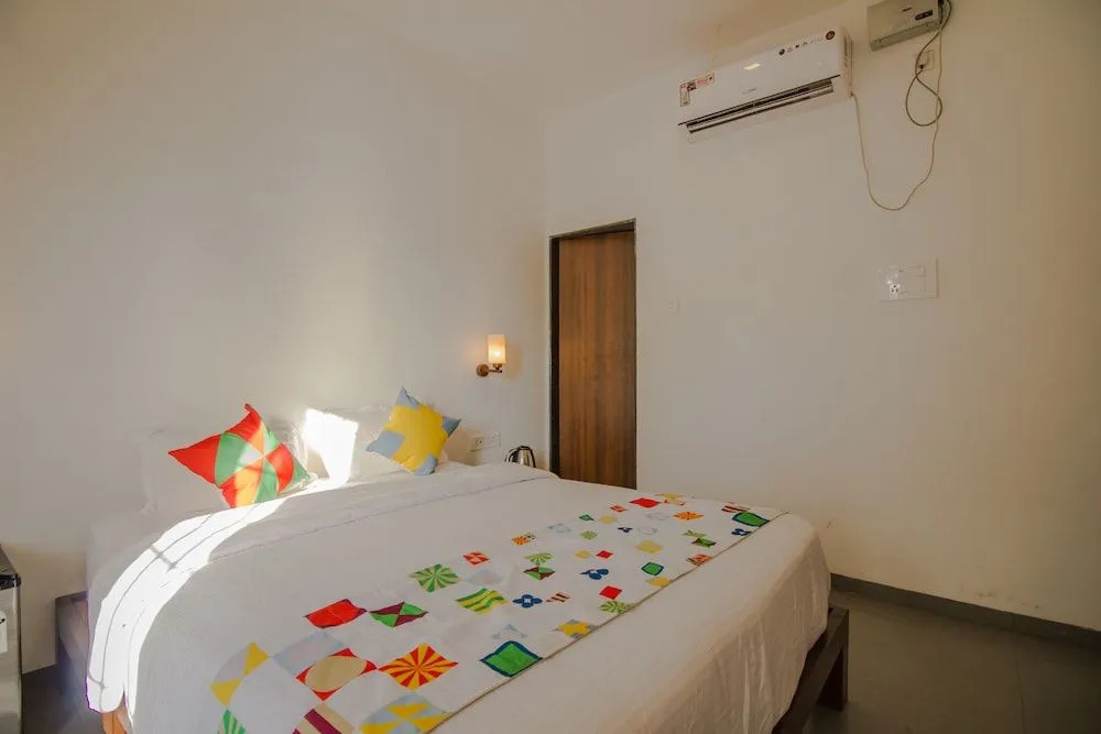 OYO 24768 Home Beach View Stay Morjim
