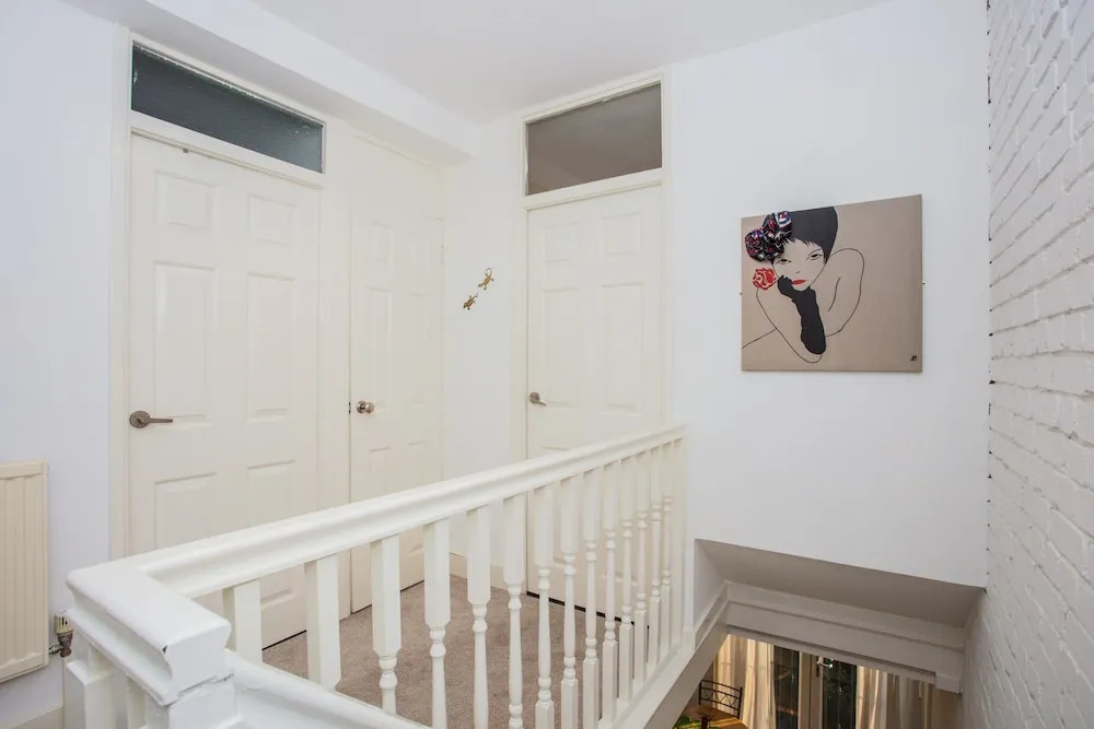 2 Bedroom Flat In Stepney Green