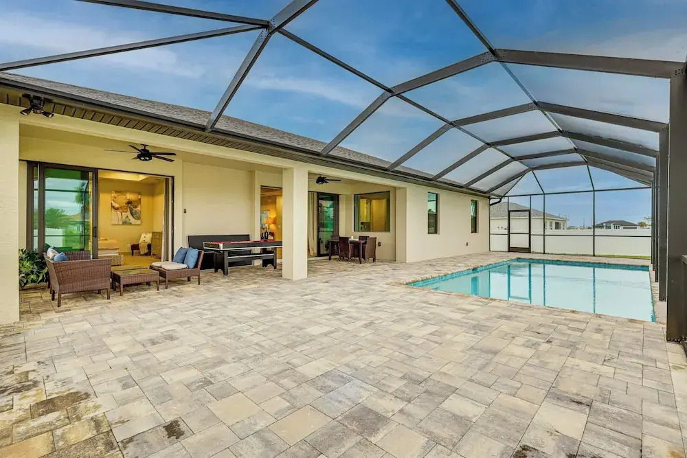 Outdoor Oasis: Spacious Family Home in Cape Coral!