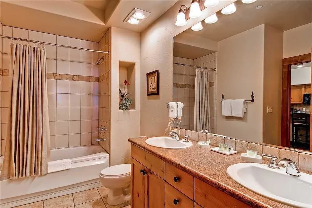 Tl2312 Lovely top Floor Home With Beautiful Views - Winter Specials!