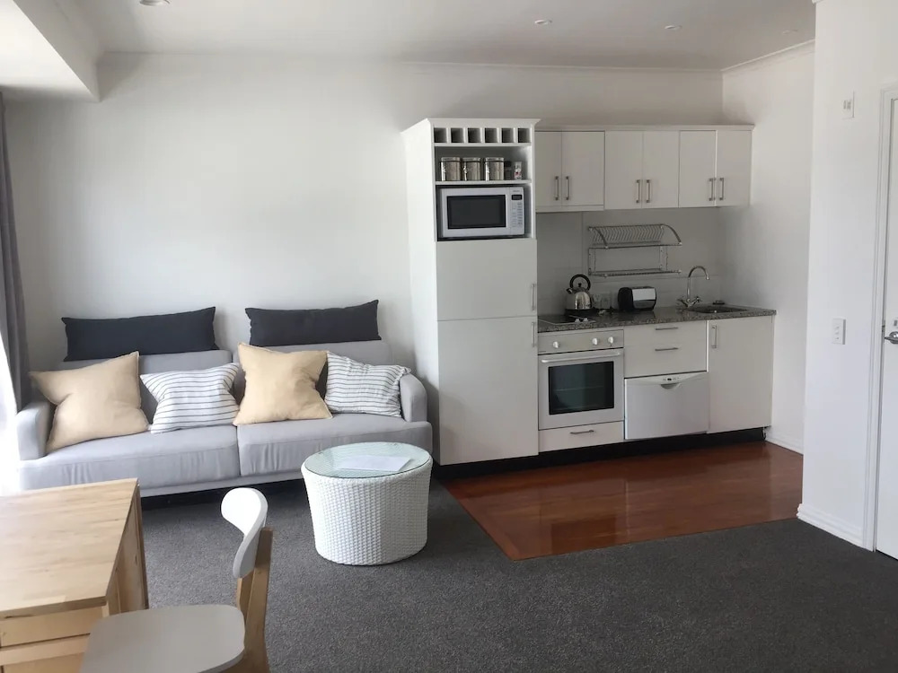 QV Viaduct Apartment