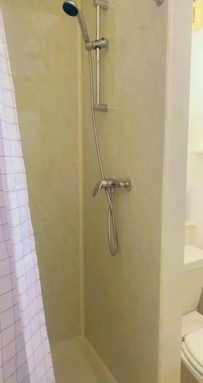 Entire Two Double Bedrooms Flat N4