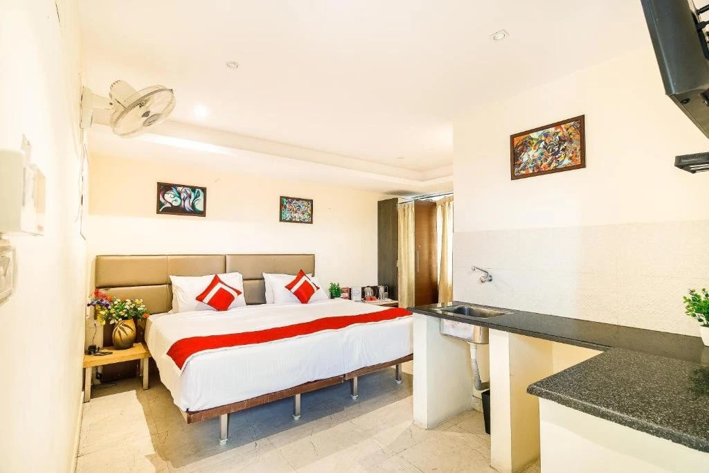 Smile Hotels by OYO Rooms