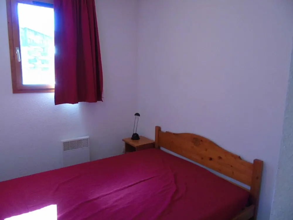 Lou Services Apartment CB18 LSI 001