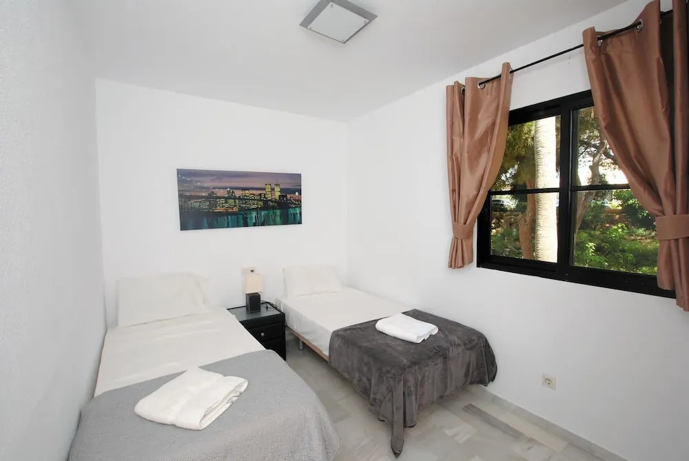 Doña Lola Claudia Beachfront Apartment CS197